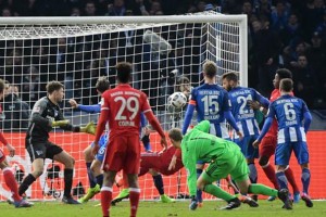  奥格斯堡主场不败神话延续，德甲主场龙显威