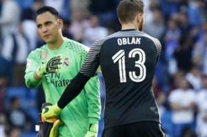  布雷斯特门将超神扑救零封巴黎  