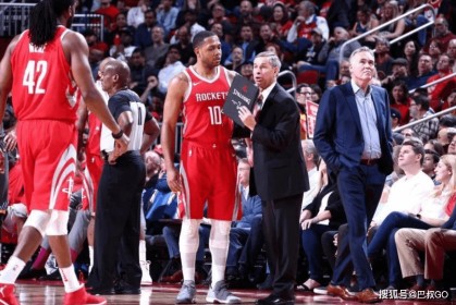  卡尔斯鲁厄临场应变不足，德甲关键战屡屡失分