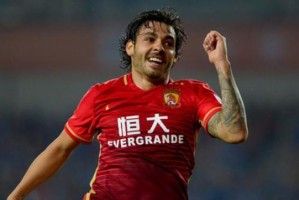  法国国脚租借回归老东家救主  