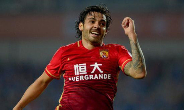  法国国脚租借回归老东家救主  