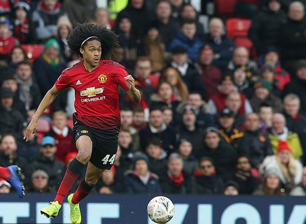  沃尔夫斯堡边路传中制胜斩获关键三分